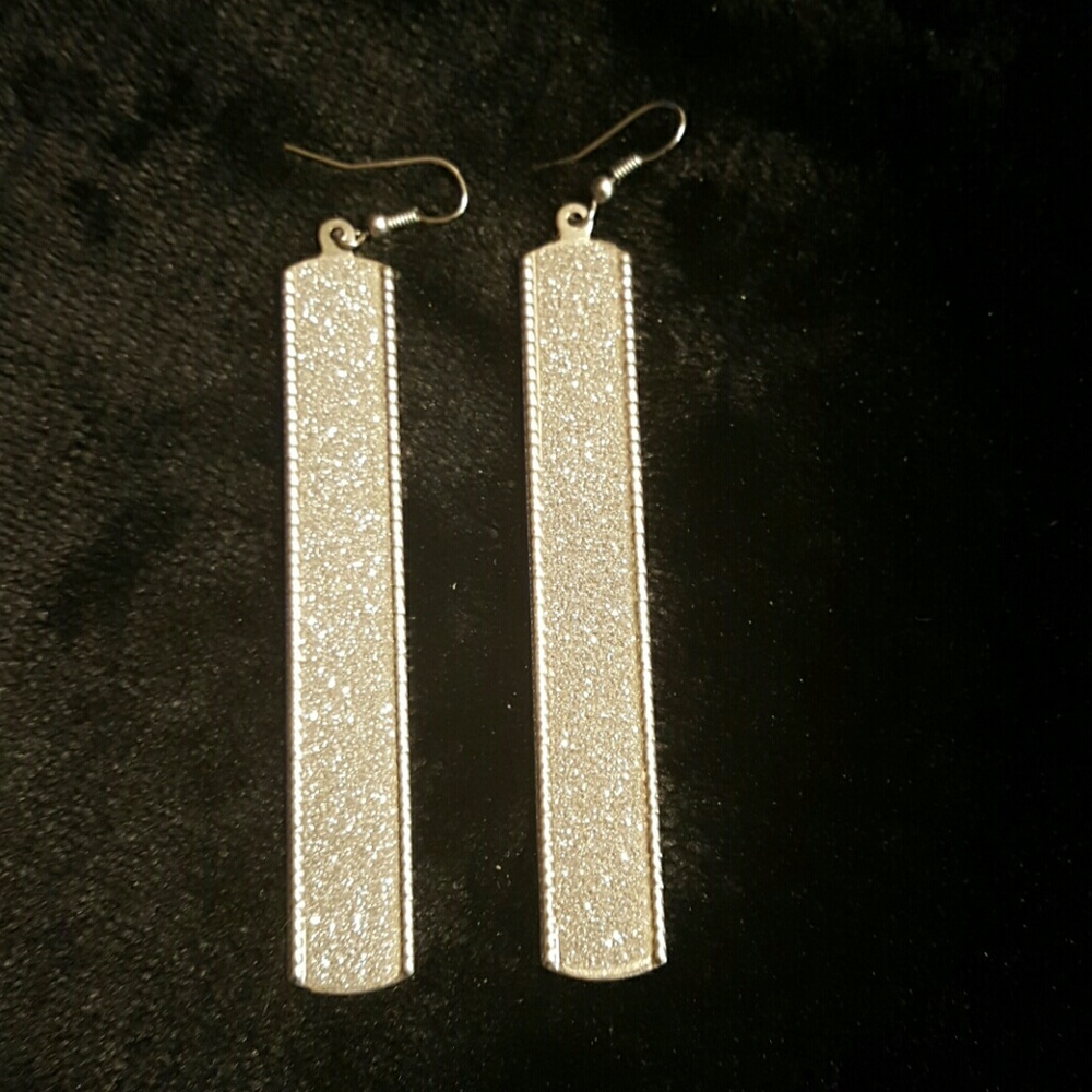 Glitter shimmer bar drop earring
